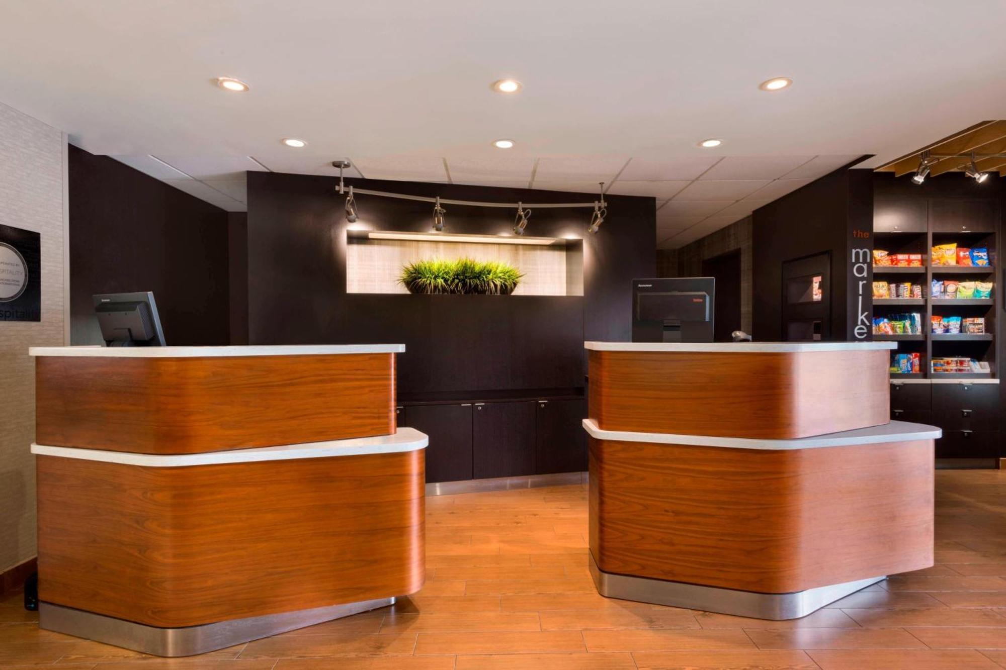 Courtyard Akron Fairlawn Hotel 2*