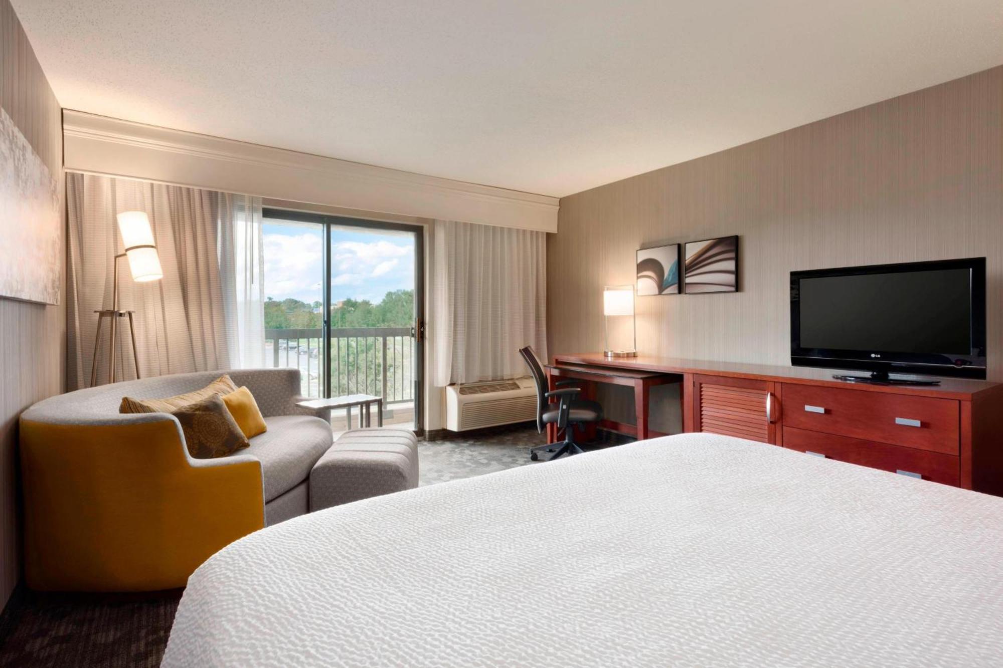 Hotel Courtyard Akron Fairlawn 2*